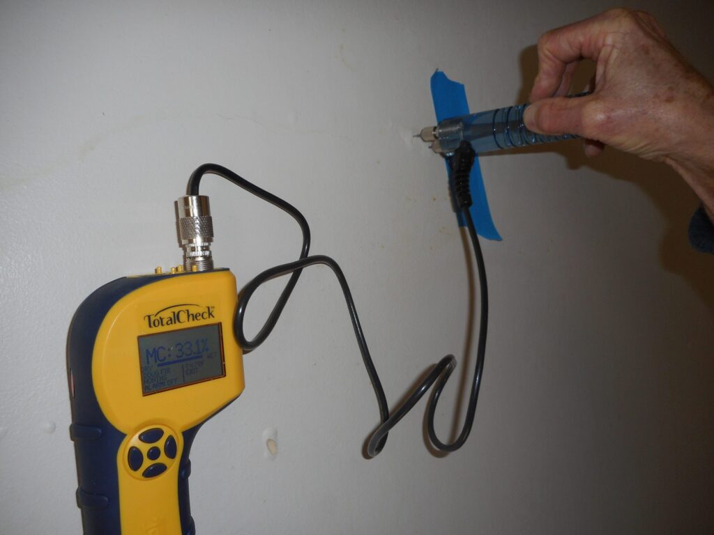 Mould testing device